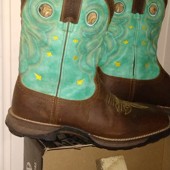 Boots - Picture 4 of 4